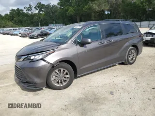 2023 Toyota Sienna LE z VIN 5TDKRKEC9PS178719, wystawiony jako Copart lot #54421745 z przebiegiem 33 530 mil mil oraz Szkoda całkowita • Salvage title. Historia ofert i sprzedaży dostępna na DreamBid. Obrazek 1.