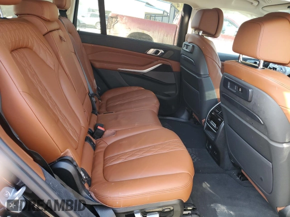 2021 BMW X7 xDrive40i z VIN 5UXCW2C06M9G15321, wystawiony jako Copart lot #46824665 z przebiegiem Nie podano mil oraz Szkoda całkowita • Salvage title. Historia ofert i sprzedaży dostępna na DreamBid. Obrazek 11.