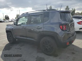 2018 Jeep Renegade Trailhawk with VIN ZACCJBCB1JPH76670, listed as a Copart auction lot 42245925 with 92,779 mi miles and Salvage Title. Bid and sale history available at carsss.com. Image 2.