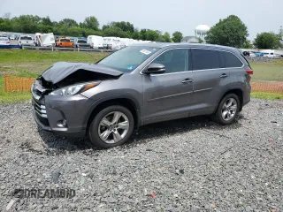 2018 Toyota Highlander Limited with VIN 5TDDZRFH9JS817037, listed as a Copart auction lot 60607945 with 101,624 mi miles and Salvage title. Bid and sale history available at DreamBid. Image 1.