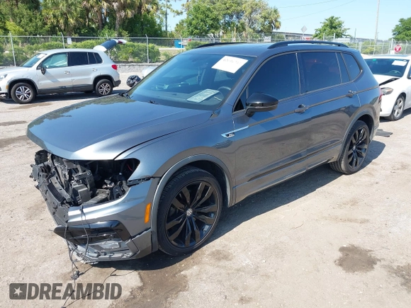 2020 Volkswagen Tiguan SE with VIN 3VV3B7AX3LM176300, listed as a IAAI auction lot 42004744 with 86,074 mi miles and . Bid and sale history available at DreamBid. Image 17.
