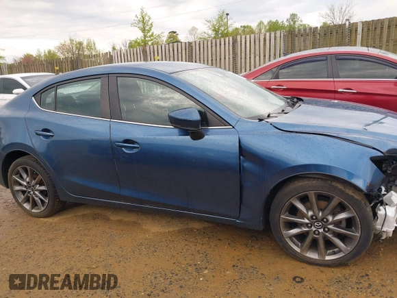2018 Mazda 3 Touring with VIN 3MZBN1V39JM262260, listed as a IAAI auction lot 42022243 with 89,160 mi miles. Bid and sale history available at carsss.com. Image 13.