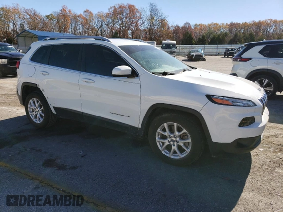 2016 Jeep Cherokee Altitude with VIN 1C4PJLCB7GW135235, listed as a Copart auction lot 80892474 with 201,458 mi miles and Salvage Title. Bid and sale history available at carsss.com. Image 4.