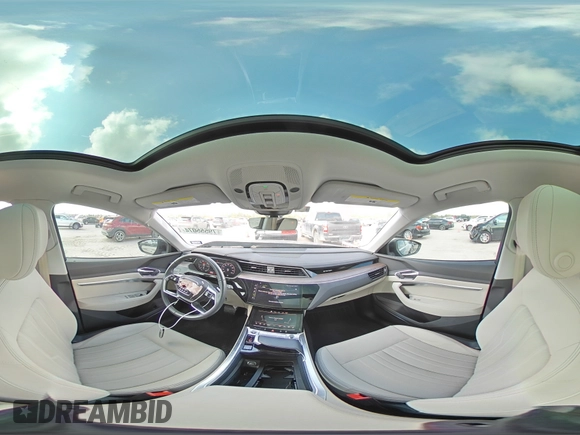 2024 Audi Q8 e-tron Premium Plus z VIN WA15AAGE4RB029832, wystawiony jako Copart lot #79555074 z przebiegiem 12 722 mil mil oraz Szkoda całkowita • Salvage title. Historia ofert i sprzedaży dostępna na DreamBid. Obrazek 13.