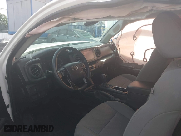 2022 Toyota Tacoma SR z VIN 3TYRX5GN5NT055800, wystawiony jako IAAI lot #42109011 z przebiegiem 30 236 mil mil oraz . Historia ofert i sprzedaży dostępna na DreamBid. Obrazek 5.