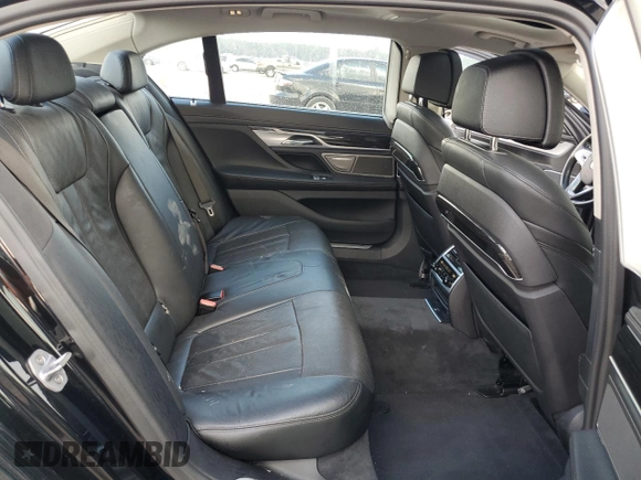 2018 BMW 7 Series 740i with VIN WBA7E2C54JG742927, listed as a Copart auction lot 70306082 with 69,735 mi miles. Bid and sale history available at carsss.com. Image 10.