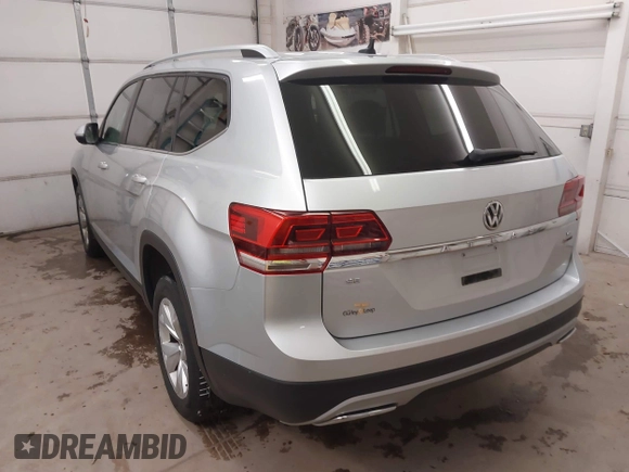 2019 Volkswagen Atlas SE with VIN 1V2LR2CA2KC533079, listed as a IAAI auction lot 41352399 with 88,826 mi miles and . Bid and sale history available at DreamBid. Image 3.