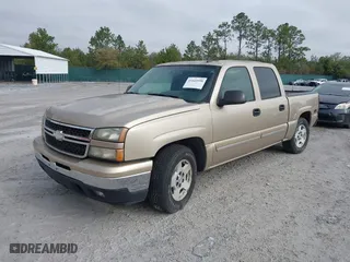 2006 Chevrolet Silverado 1500 LT1 with VIN 2GCEC13T161155954, listed as a IAAI auction lot 41643598 with 222,321 mi miles. Bid and sale history available at carsss.com. Image 2.
