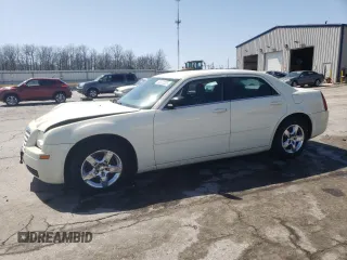 2005 Chrysler 300 with VIN 2C3JA43R65H621284, listed as a Copart auction lot 52372225 with 139,417 mi miles and Salvage Title. Bid and sale history available at carsss.com. Image 1.