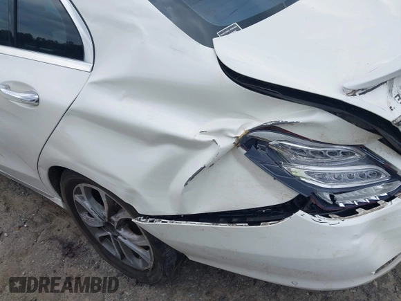 2017 Mercedes-Benz C 300 с VIN 55SWF4JB9HU179554, выставлен на аукционе IAAI как лот 42290729 с пробегом 142 389 миль миль и . История ставок и продаж доступна на DreamBid. Изображение 16.