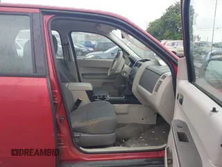 2012 Ford Escape XLS z VIN 1FMCU9C75CKB34585, wystawiony jako IAAI lot #42472033 z przebiegiem 184 695 mil mil oraz . Historia ofert i sprzedaży dostępna na DreamBid. Obrazek 5.