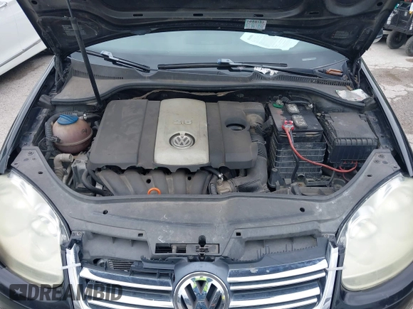 2008 Volkswagen Jetta Sedan SE with VIN 3VWRM71K58M104364, listed as a IAAI auction lot 41917090 with 178,399 mi miles. Bid and sale history available at carsss.com. Image 10.