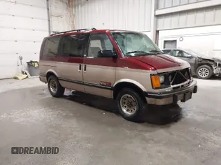 1992 Chevrolet Astro with VIN 1GNEL19W9NB204762, listed as a IAAI auction lot 41978439 with 107,613 mi miles. Bid and sale history available at carsss.com. Image 1.