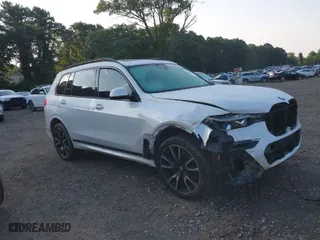 2019 BMW X7 xDrive50i with VIN 5UXCX4C53KLB40280, listed as a IAAI auction lot 39936228 with NaN miles. Bid and sale history available at carsss.com. Image 1.