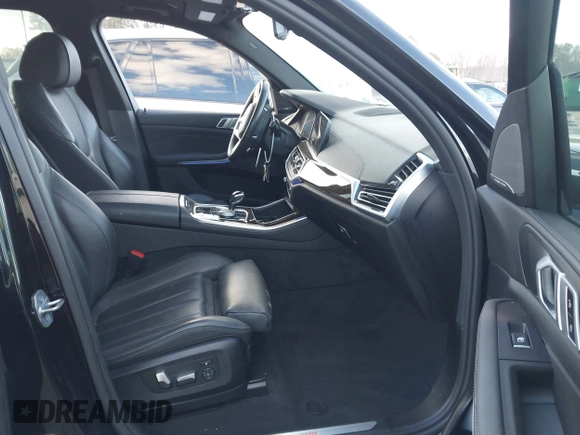 2021 BMW X5 xDrive40i with VIN 5UXCR6C08M9D76272, listed as a IAAI auction lot 41219782 with 56,599 mi miles and . Bid and sale history available at DreamBid. Image 5.