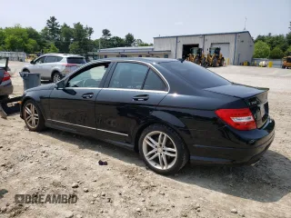 2013 Mercedes-Benz C 300 Sport z VIN WDDGF8AB0DR291960, wystawiony jako Copart lot #60650095 z przebiegiem 88 929 mil mil oraz Czysty tytuł • Clean title. Historia ofert i sprzedaży dostępna na DreamBid. Obrazek 2.