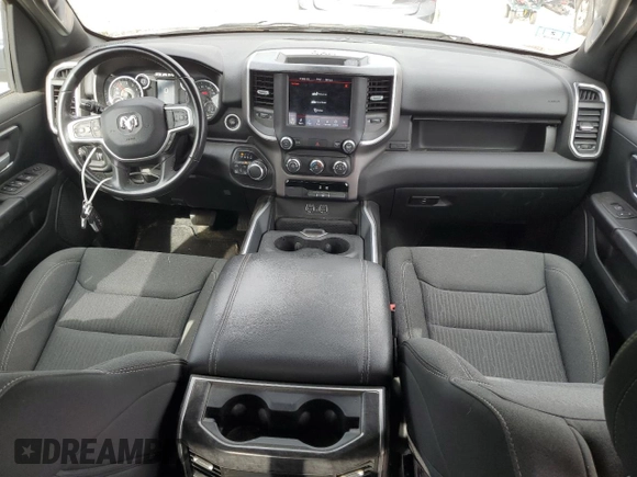 2021 Ram 1500 Big Horn z VIN 1C6SRFBT9MN758587, wystawiony jako Copart lot #56278755 z przebiegiem 56 963 mil mil oraz Szkoda całkowita • Salvage title. Historia ofert i sprzedaży dostępna na DreamBid. Obrazek 8.