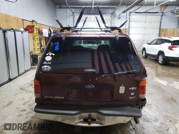 2000 Ford Explorer XLT z VIN 1FMZU83P9YUB00147, wystawiony jako Copart lot #53333565 z przebiegiem 261 828 mil mil oraz Czysty tytuł • Clean title. Historia ofert i sprzedaży dostępna na DreamBid. Obrazek 6.