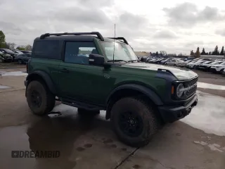 2022 Ford Bronco z VIN 1FMDE5CP2NLB82262, wystawiony jako Copart lot #52394245 z przebiegiem 27 778 mil mil oraz Szkoda całkowita • Salvage title. Historia ofert i sprzedaży dostępna na DreamBid. Obrazek 4.