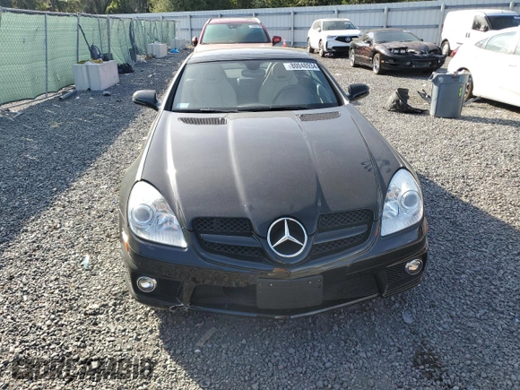 2009 Mercedes-Benz SLK-Class 3.0L with VIN WDBWK54F79F190128, listed as a Copart auction lot 80048934 with 32,354 mi miles and Salvage Title. Bid and sale history available at carsss.com. Image 5.