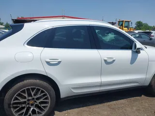 2018 Porsche Macan S with VIN WP1AB2A50JLB33909, listed as a IAAI auction lot 42392836 with 89,328 mi miles and . Bid and sale history available at DreamBid. Image 13.