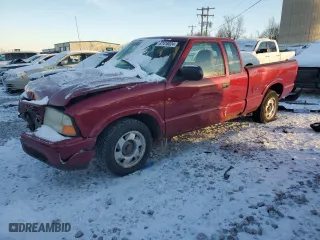 2000 GMC Sonoma SLS w/1SF Pkg with VIN 1GTCS1957Y8215299, listed as a Copart auction lot 87418024 with 113,467 mi miles and Salvage Title. Bid and sale history available at carsss.com. Image 1.