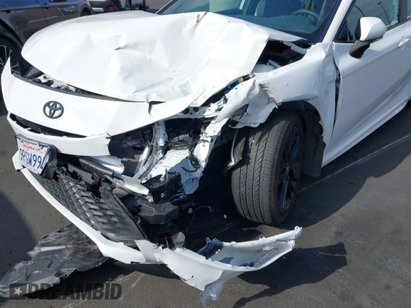 2025 Toyota Camry LE z VIN 4T1DAACK3SU533985, wystawiony jako IAAI lot #42118873 z przebiegiem Nie podano mil oraz . Historia ofert i sprzedaży dostępna na DreamBid. Obrazek 6.