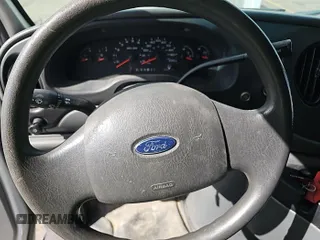 2006 Ford Econoline Cargo z VIN 1FTNE24L26DA29427, wystawiony jako IAAI lot #42325674 z przebiegiem 141 463 mil mil oraz . Historia ofert i sprzedaży dostępna na DreamBid. Obrazek 1.