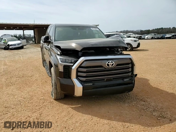 2022 Toyota Tundra Limited z VIN 5TFJA5DB6NX015224, wystawiony jako Copart lot #48236065 z przebiegiem 6 937 mil mil oraz Szkoda całkowita • Salvage title. Historia ofert i sprzedaży dostępna na DreamBid. Obrazek 11.