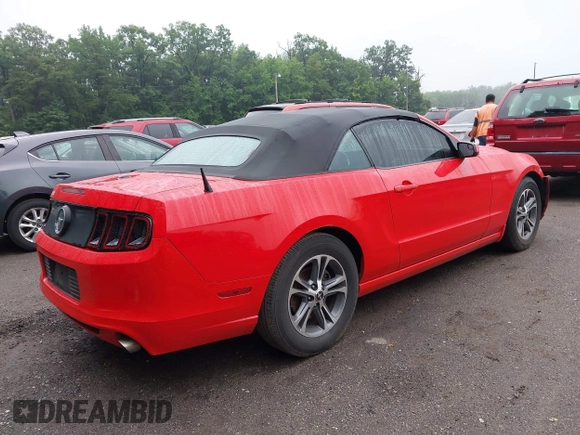 2014 Ford Mustang V6 с VIN 1ZVBP8EMXE5243143, выставлен на аукционе IAAI как лот 42590172 с пробегом 373 579 миль миль и . История ставок и продаж доступна на DreamBid. Изображение 4.