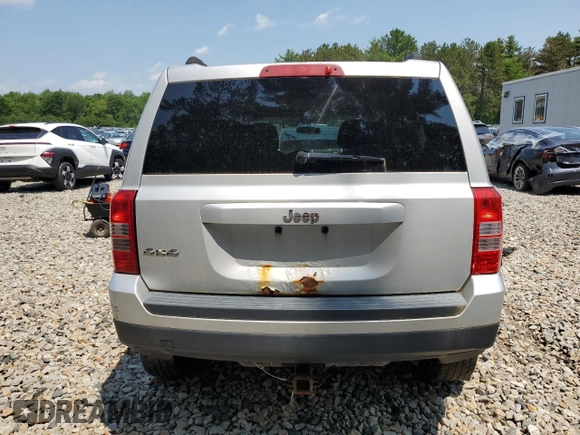 2011 Jeep Patriot Latitude z VIN 1J4NF1GB5BD169390, wystawiony jako Copart lot #60329775 z przebiegiem 207 126 mil mil oraz Czysty tytuł • Clean title. Historia ofert i sprzedaży dostępna na DreamBid. Obrazek 6.
