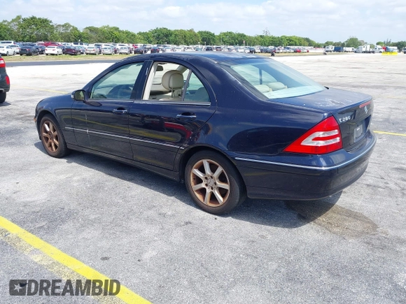 2007 Mercedes-Benz C 280 Luxury z VIN WDBRF54H57F881982, wystawiony jako IAAI lot #42167028 z przebiegiem 190 661 mil mil oraz . Historia ofert i sprzedaży dostępna na DreamBid. Obrazek 3.