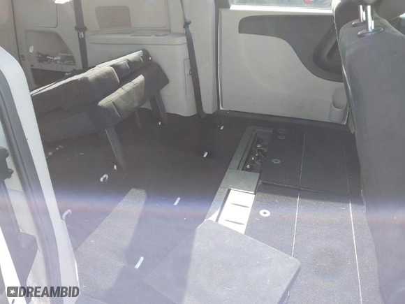 2013 Dodge Grand Caravan SXT with VIN 2C4RDGCG3DR537051, listed as a IAAI auction lot 41919188 with 180,524 mi miles. Bid and sale history available at carsss.com. Image 8.