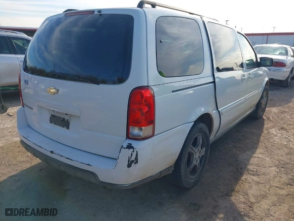 2006 Chevrolet Uplander LT w/1LT with VIN 1GNDV33L36D132737, listed as a IAAI auction lot 41326322 with 172,203 mi miles. Bid and sale history available at carsss.com. Image 4.