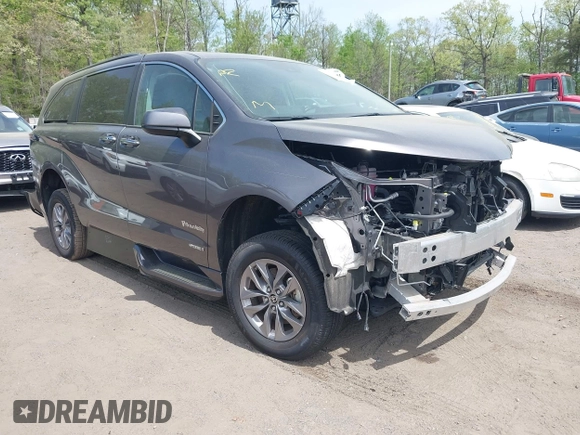 2021 Toyota Sienna XLE with VIN 5TDJRKEC3MS065212, listed as a IAAI auction lot 42086801 with 22,602 mi miles and . Bid and sale history available at DreamBid. Image 1.