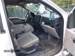 2020 Ford F-150 XL z VIN 1FTFX1C55LKE80693, wystawiony jako IAAI lot #42650150 z przebiegiem 125 739 mil mil oraz . Historia ofert i sprzedaży dostępna na DreamBid. Obrazek 5.