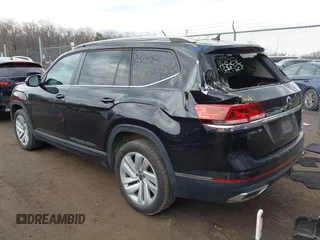 2021 Volkswagen Atlas SEL z VIN 1V2BR2CA6MC502917, wystawiony jako IAAI lot #41681068 z przebiegiem 49 994 mil mil oraz . Historia ofert i sprzedaży dostępna na DreamBid. Obrazek 3.
