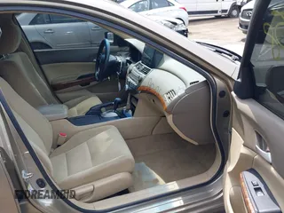 2008 Honda Accord EX z VIN 1HGCP36788A015562, wystawiony jako IAAI lot #42449058 z przebiegiem 234 155 mil mil oraz . Historia ofert i sprzedaży dostępna na DreamBid. Obrazek 5.