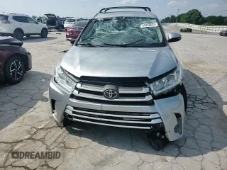 2018 Toyota Highlander SE with VIN 5TDJZRFH1JS527037, listed as a Copart auction lot 60348635 with 56,207 mi miles and Salvage title. Bid and sale history available at DreamBid. Image 14.
