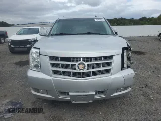 2013 Cadillac Escalade ESV Premium z VIN 1GYS4JEF9DR119791, wystawiony jako Copart lot #72402954 z przebiegiem 146 035 mil mil oraz Czysty tytuł • Clean title. Historia ofert i sprzedaży dostępna na DreamBid. Obrazek 5.