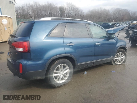 2014 Kia Sorento LX with VIN 5XYKTCA6XEG435159, listed as a Copart auction lot 46936445 with 0 mi miles and Salvage Title. Bid and sale history available at carsss.com. Image 3.