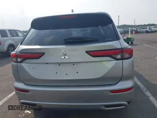 2022 Mitsubishi Outlander SE z VIN JA4J4UA86NZ030850, wystawiony jako IAAI lot #42488918 z przebiegiem 112 029 mil mil oraz . Historia ofert i sprzedaży dostępna na DreamBid. Obrazek 17.