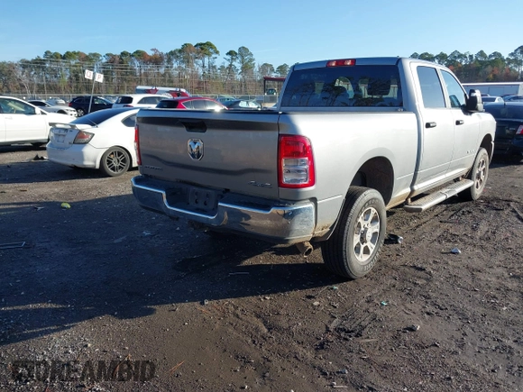 2024 Ram 2500 Big Horn with VIN 3C6UR5DJXRG100582, listed as a IAAI auction lot 41084881 with 29,160 mi miles. Bid and sale history available at carsss.com. Image 4.