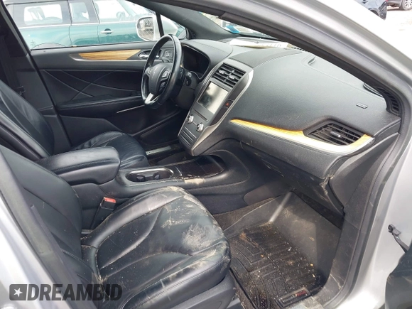 2015 Lincoln MKC with VIN 5LMTJ2AH6FUJ10863, listed as a IAAI auction lot 41983116 with 111,250 mi miles. Bid and sale history available at carsss.com. Image 5.