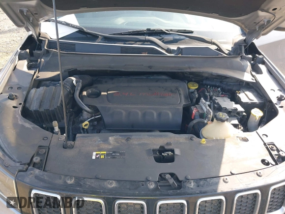 2018 Jeep Compass Latitude with VIN 3C4NJDBB6JT200846, listed as a IAAI auction lot 42777847 with 170,481 mi miles and . Bid and sale history available at DreamBid. Image 9.