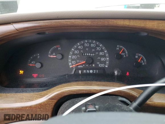 2001 Ford Econoline Cargo Recreational with VIN 1FDPE24L51HB59174, listed as a Copart auction lot 84857404 with 129,690 mi miles and Salvage Title. Bid and sale history available at DreamBid. Image 9.