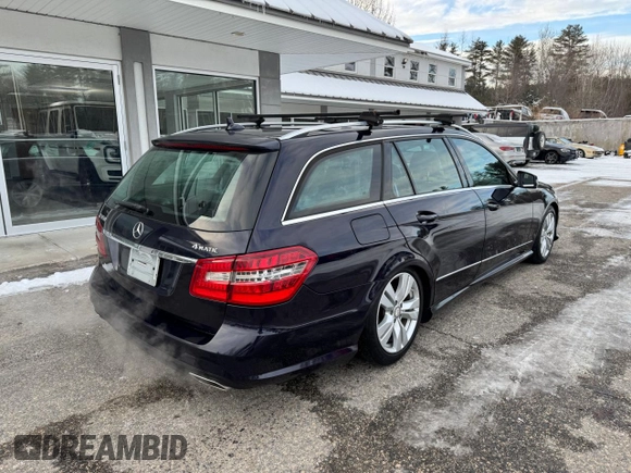 2011 Mercedes-Benz E 350 Luxury with VIN WDDHH8HB8BA506209, listed as a Copart auction lot 49120345 with 205,828 mi miles and Clean Title. Bid and sale history available at DreamBid. Image 4.