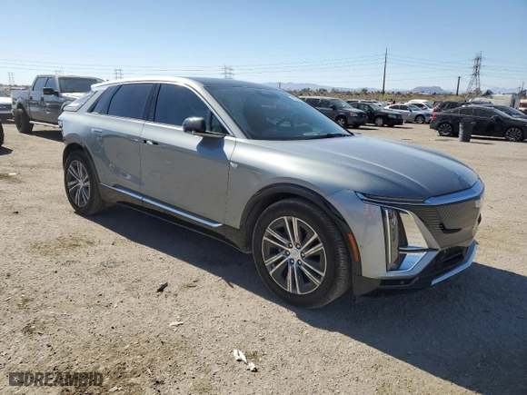 2024 Cadillac LYRIQ Luxury with VIN 1GYKPRRK3RZ109844, listed as a Copart auction lot 43768525 with 28,191 mi miles and Salvage Title. Bid and sale history available at carsss.com. Image 4.