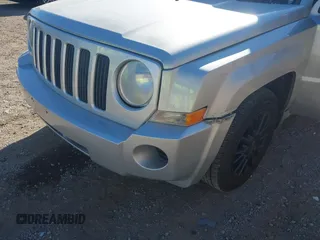 2008 Jeep Patriot Sport с VIN 1J8FT28W88D636040, выставлен на аукционе IAAI как лот 41433558 с пробегом 143 563 миль миль и . История ставок и продаж доступна на DreamBid. Изображение 6.