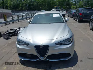 2019 Alfa Romeo Giulia Ti z VIN ZARFANBN6K7609476, wystawiony jako IAAI lot #42343594 z przebiegiem 28 848 mil mil oraz . Historia ofert i sprzedaży dostępna na DreamBid. Obrazek 13.